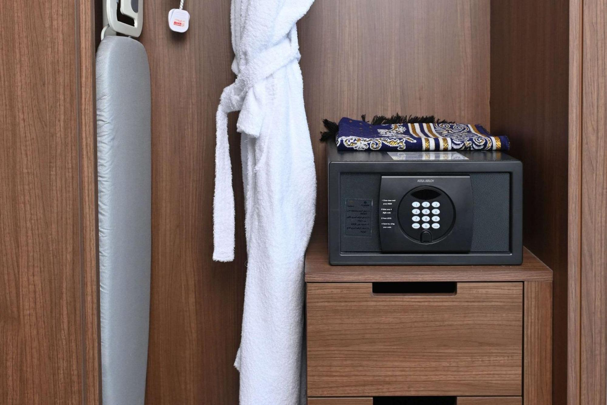 Comfort Hotel Jeddah King Road Buitenkant foto