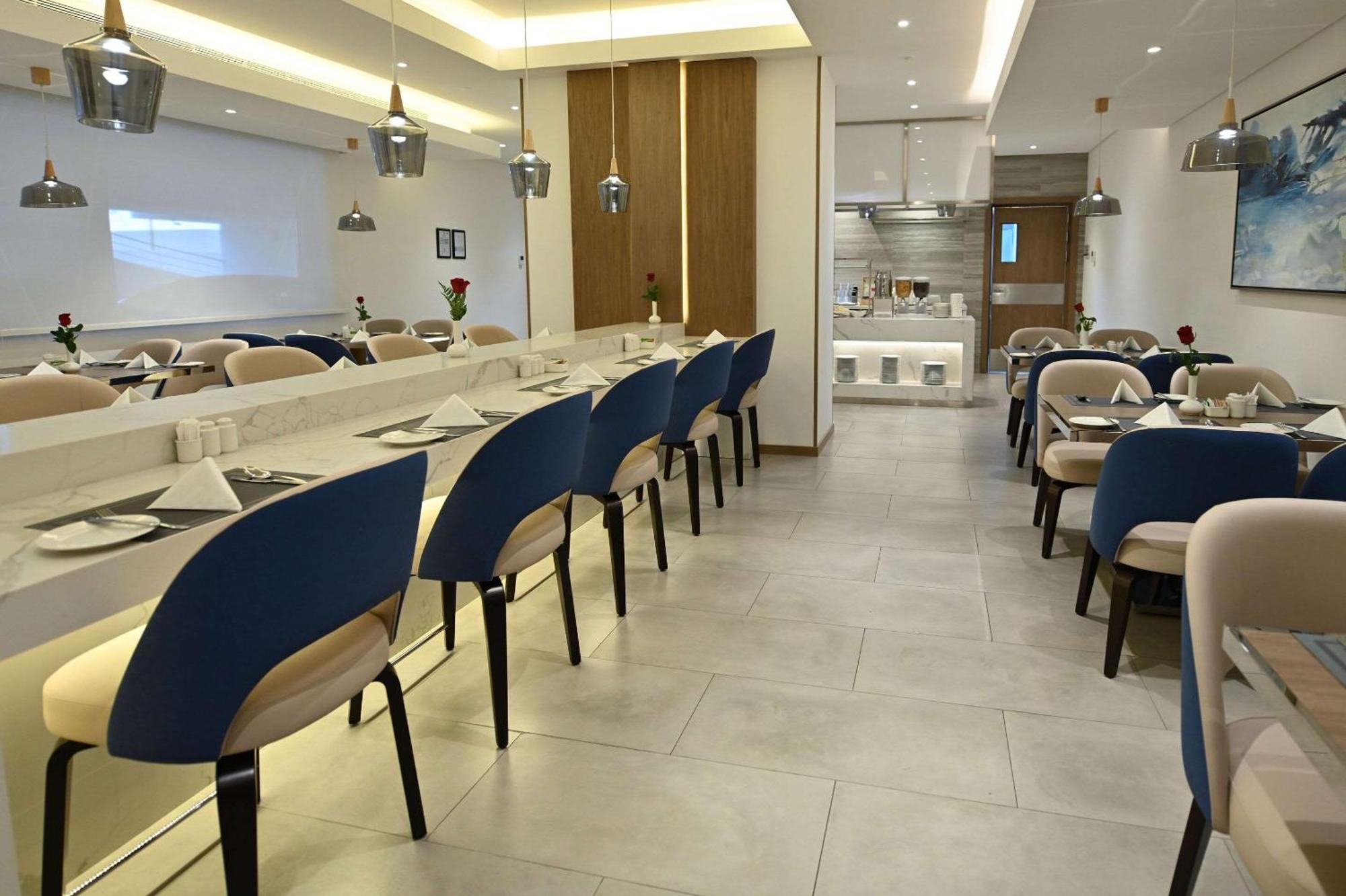 Comfort Hotel Jeddah King Road Buitenkant foto