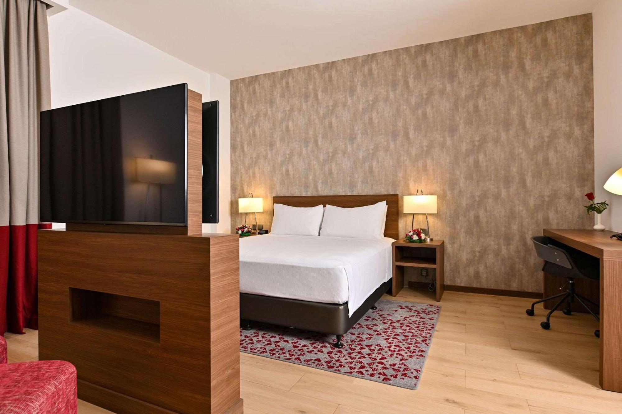 Comfort Hotel Jeddah King Road Buitenkant foto