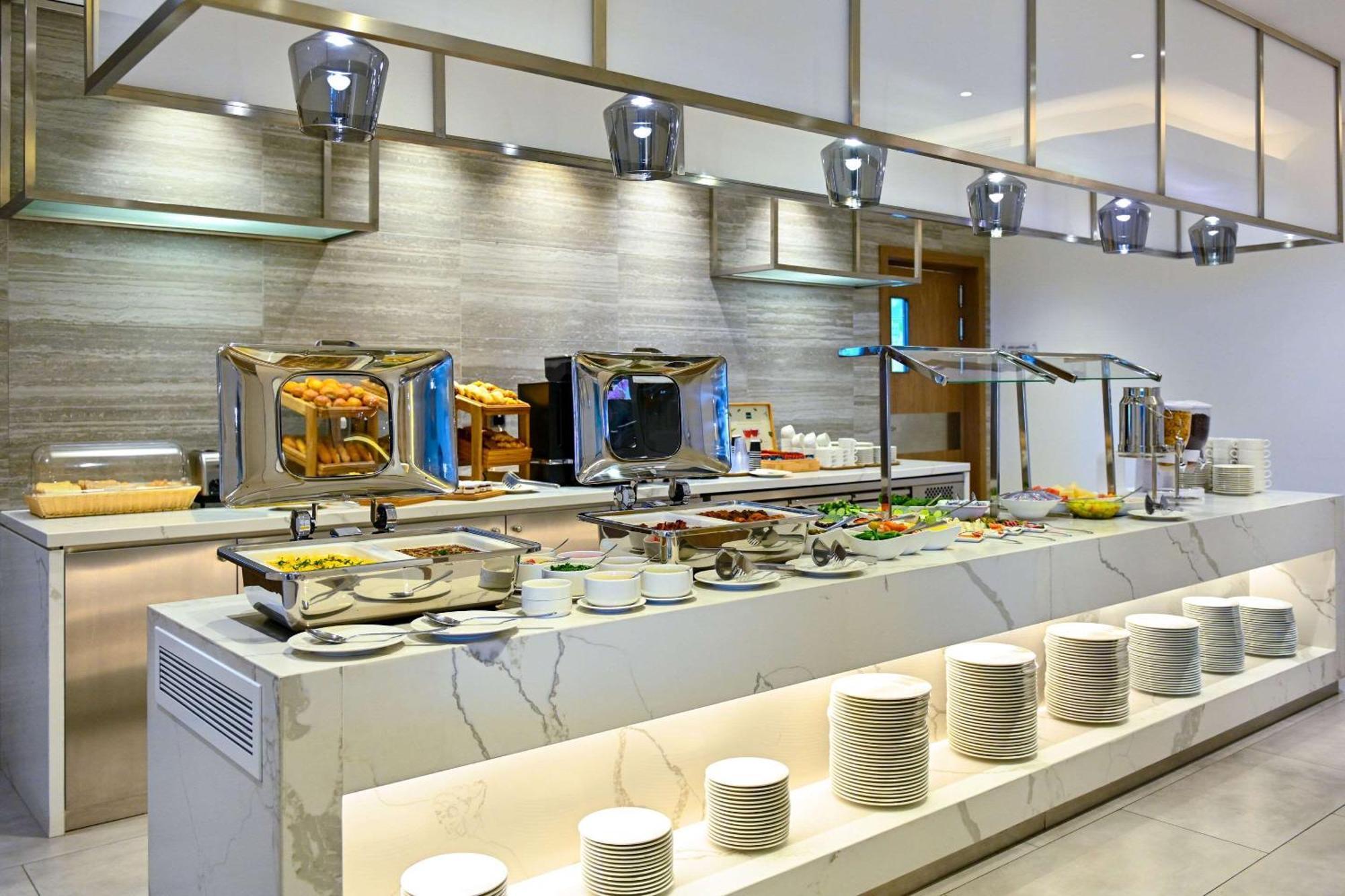 Comfort Hotel Jeddah King Road Buitenkant foto